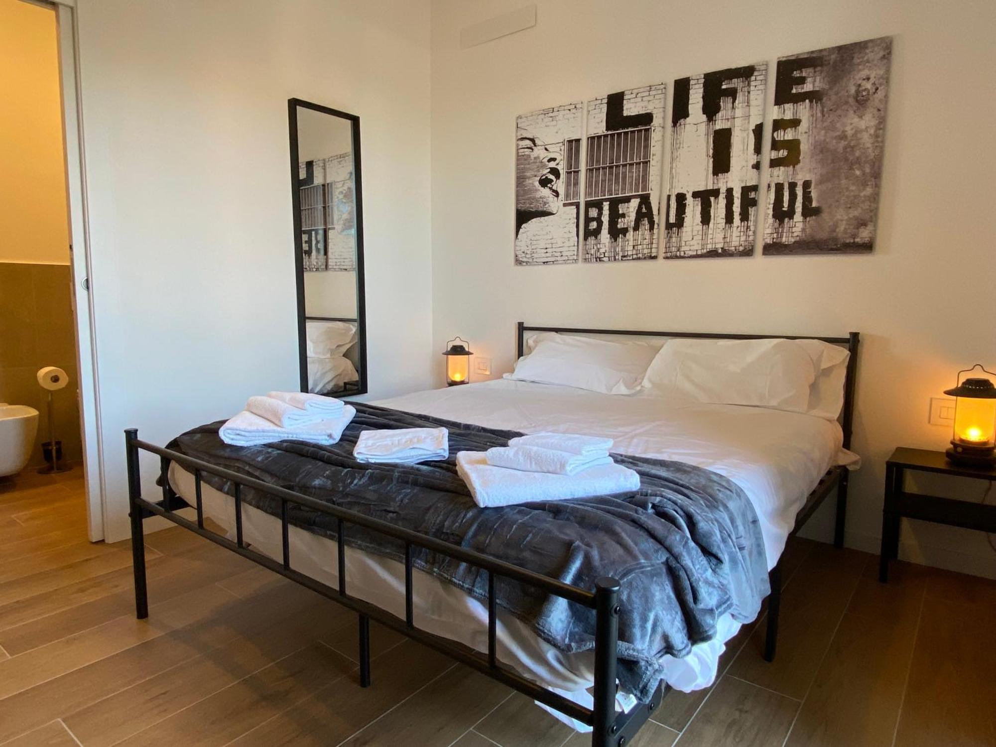 Avantgard Rooms Red Carpet Bologna Buitenkant foto